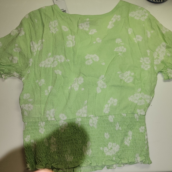 NWT Abercrombie crop top - Picture 2 of 3